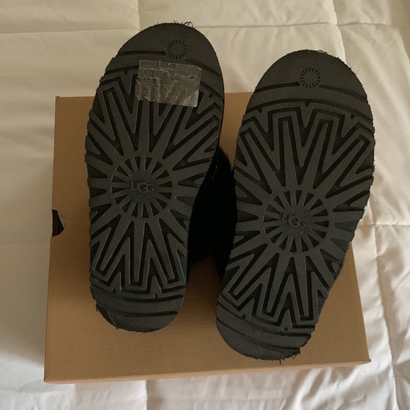 UGG Funkette Black Slingback Slip-On Platform Slippers - Picture 11 of 16